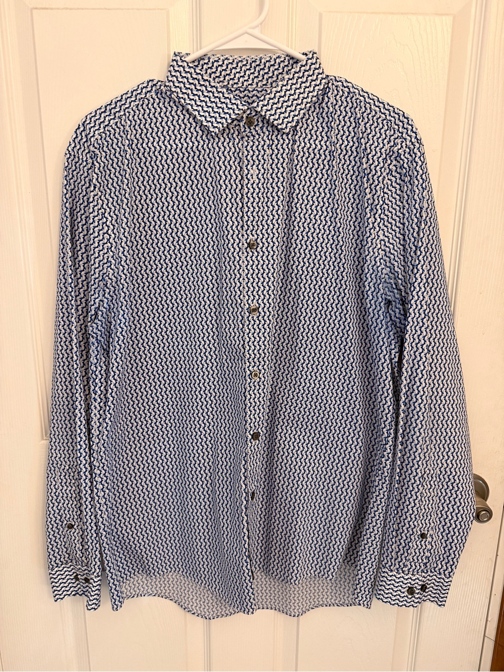 jf j.ferrar Men's Navy and White Geometric Button-Down Shirt
